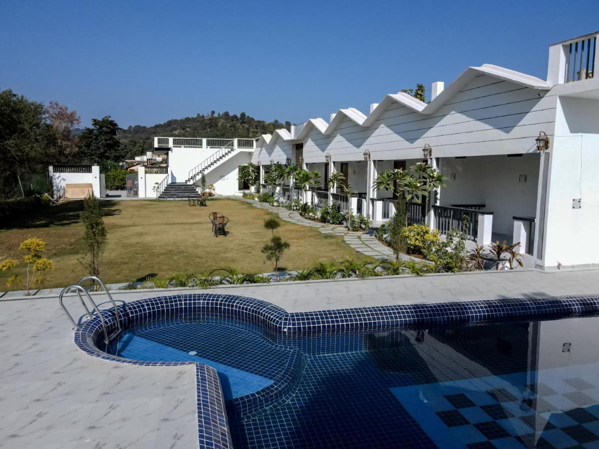 Yellow Tail By Puggles Resorts รามนาการ์ ภายนอก รูปภาพ
